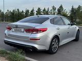 Kia Optima 2018 года за 7 500 000 тг. в Астана – фото 2