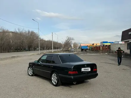 Mercedes-Benz E 220 1993 года за 1 800 000 тг. в Карабулак (Ескельдинский р-н) – фото 3