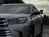 Toyota Highlander 2016 годаүшін11 000 000 тг. в Актобе – фото 3