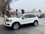 Volkswagen Touareg 2010 года за 10 500 000 тг. в Тараз – фото 2