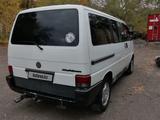 Volkswagen Multivan 1994 года за 3 500 000 тг. в Караганда – фото 5