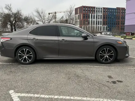 Toyota Camry 2020 года за 11 200 000 тг. в Шымкент – фото 4