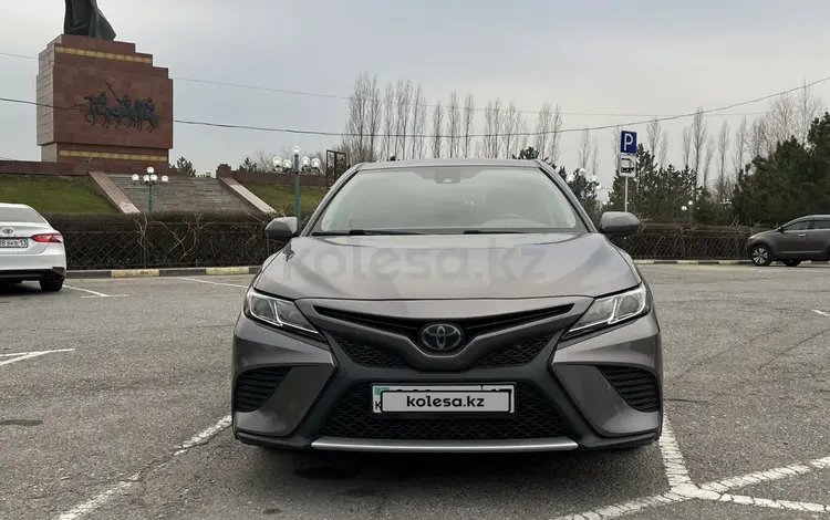 Toyota Camry 2020 года за 11 200 000 тг. в Шымкент