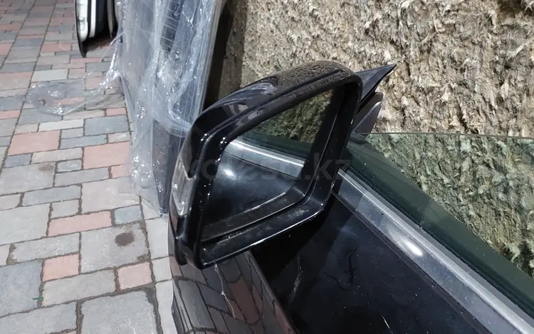 Зеркала боковые W218 за 180 000 тг. в Алматы
