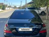Mercedes-Benz S 550 2007 года за 6 000 000 тг. в Жанаозен – фото 2