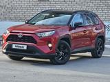 Toyota RAV4 2021 года за 13 499 000 тг. в Костанай