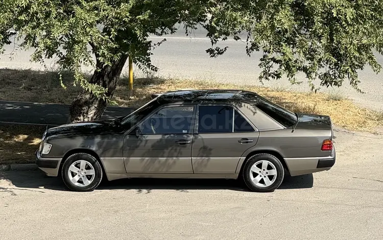 Mercedes-Benz E 220 1993 года за 2 400 000 тг. в Тараз