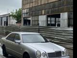 Mercedes-Benz E 320 1998 годаfor3 500 000 тг. в Астана – фото 2