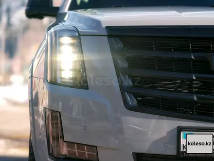 Cadillac Escalade 2019 года за 30 000 000 тг. в Алматы – фото 2