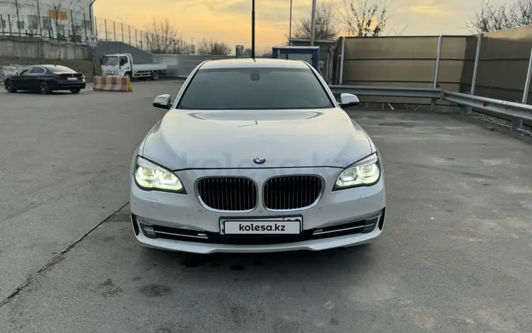BMW 750 2010 годаүшін10 500 000 тг. в Алматы
