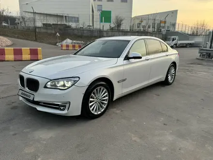 BMW 750 2010 года за 10 500 000 тг. в Алматы – фото 3