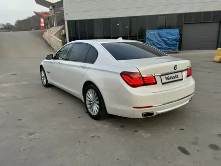 BMW 750 2010 года за 10 500 000 тг. в Алматы – фото 5