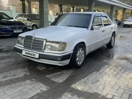 Mercedes-Benz E 260 1992 года за 2 500 000 тг. в Алматы