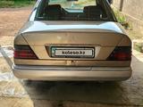 Mercedes-Benz E 200 1989 годаfor1 000 000 тг. в Мерке – фото 3