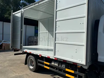 Dongfeng  C120 мет. Фургон 5, 2м г/п 8 тонн 2026 года за 21 060 000 тг. в Алматы – фото 4