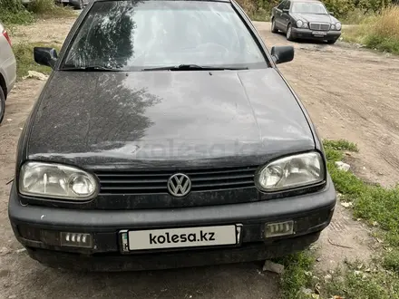 Volkswagen Golf 1995 года за 1 250 000 тг. в Караганда