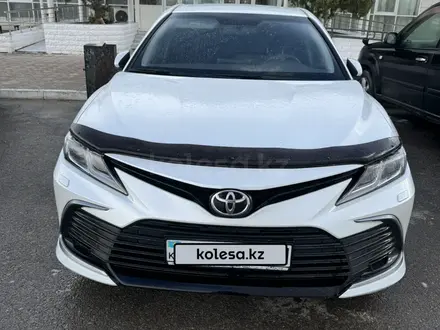 Toyota Camry 2021 года за 15 300 000 тг. в Актау – фото 3