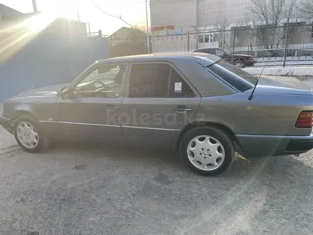 Mercedes-Benz E 230 1992 года за 1 500 000 тг. в Кызылорда – фото 5