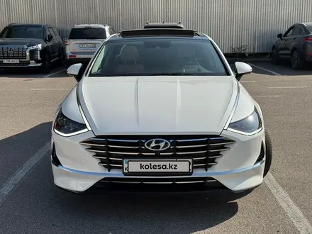 Hyundai Sonata 2022 года за 14 400 000 тг. в Алматы