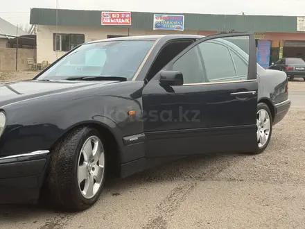 Mercedes-Benz E 280 1996 года за 2 400 000 тг. в Шымкент – фото 2
