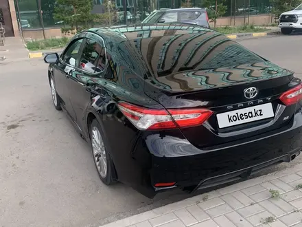 Toyota Camry 2020 года за 12 900 000 тг. в Астана – фото 3