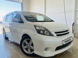 Toyota Isis 2011 года за 3 500 000 тг. в Уральск