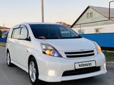 Toyota Isis 2011 года за 3 500 000 тг. в Уральск – фото 2