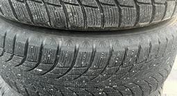 Диски на Мерседес R16 с зимней резиной в комплекте за 150 000 тг. в Алматы – фото 4