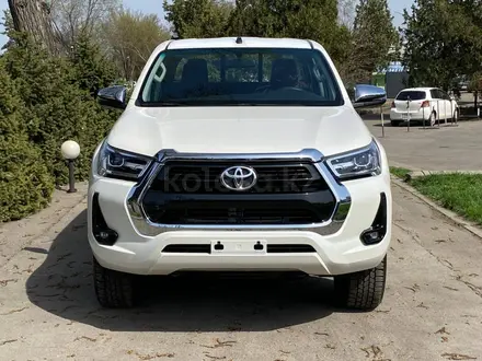 Toyota Hilux 2021 года за 25 000 000 тг. в Петропавловск – фото 2