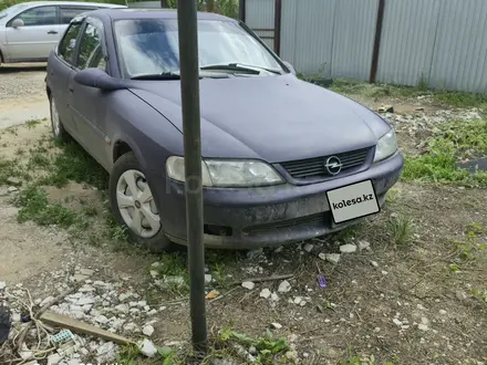 Opel Vectra 1997 года за 700 000 тг. в Актобе – фото 2
