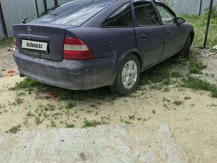 Opel Vectra 1997 года за 700 000 тг. в Актобе – фото 3