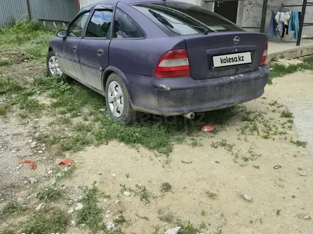 Opel Vectra 1997 года за 700 000 тг. в Актобе – фото 4