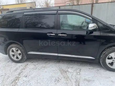 Toyota Sienna 2010 года за 6 666 666 тг. в Актобе – фото 14