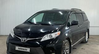 Toyota Sienna 2016 года за 11 426 400 тг. в Астана