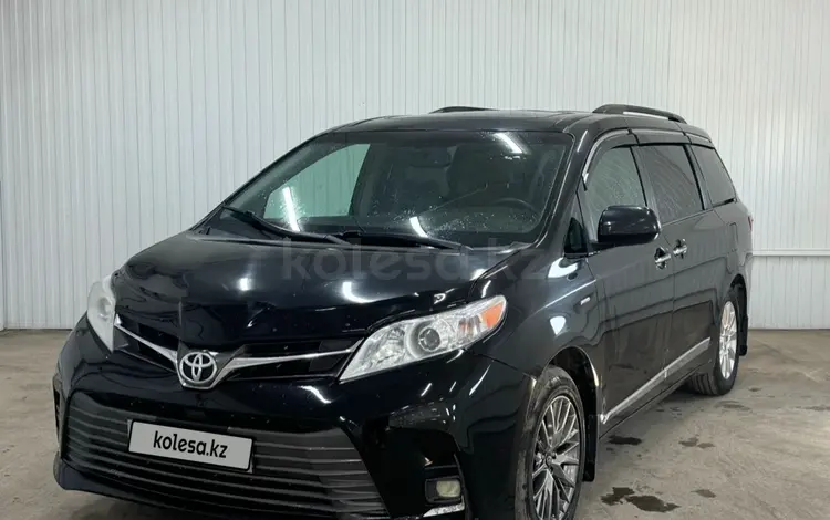 Toyota Sienna 2016 года за 12 061 200 тг. в Астана