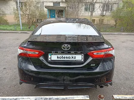 Toyota Camry 2019 года за 11 000 000 тг. в Талдыкорган – фото 2