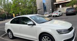 Volkswagen Jetta 2013 года за 6 500 000 тг. в Алматы – фото 2