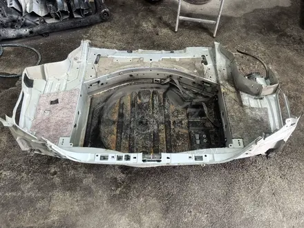 Задний Фартук + ванночка Mersedec w211 за 150 000 тг. в Алматы