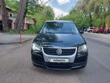 Volkswagen Touran 2010 года за 4 600 000 тг. в Алматы