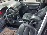 Volkswagen Touran 2010 года за 4 600 000 тг. в Алматы – фото 5