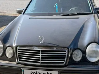 Mercedes-Benz E 320