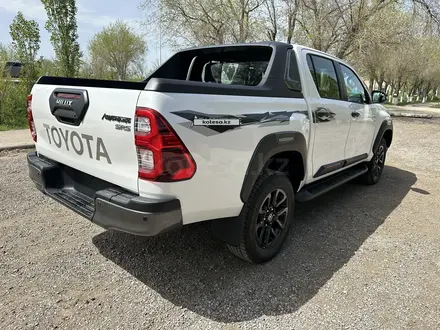 Toyota Hilux 2024 года за 24 500 000 тг. в Актобе – фото 6