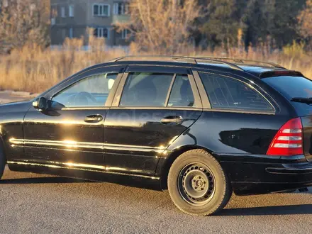 Mercedes-Benz C 200 2001 года за 2 600 000 тг. в Караганда – фото 4