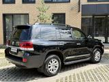 Toyota Land Cruiser 2017 года за 32 000 000 тг. в Алматы – фото 4