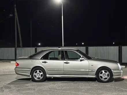 Mercedes-Benz E 320 1996 года за 2 900 000 тг. в Арысь – фото 4