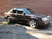 Mercedes-Benz E 200 1993 годаүшін2 500 000 тг. в Алматы