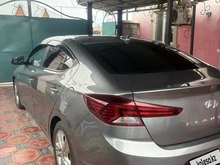 Hyundai Elantra 2018 года за 7 300 000 тг. в Шымкент – фото 2