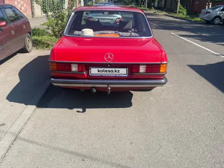 Mercedes-Benz E 230 1983 года за 2 800 000 тг. в Алматы – фото 2
