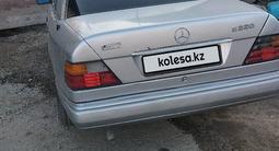 Mercedes-Benz E 220 1993 года за 1 500 000 тг. в Алматы – фото 2