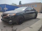 Toyota Camry 2013 года за 6 000 000 тг. в Актобе – фото 3